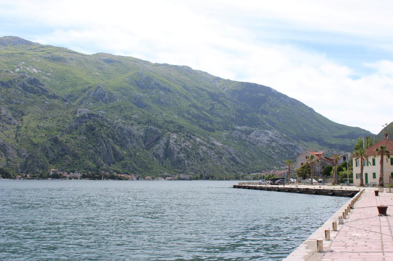 Mare E Montagna Apartamento Kotor Exterior foto