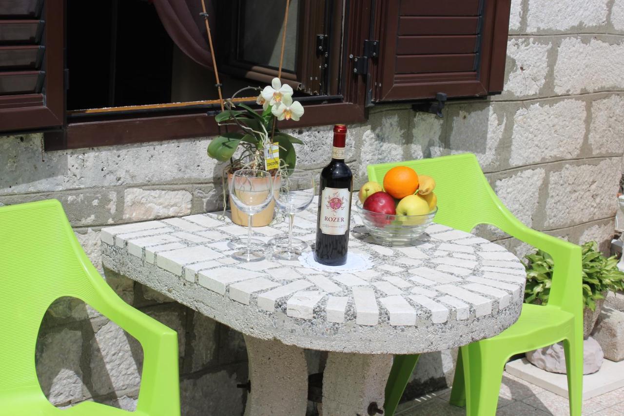 Mare E Montagna Apartamento Kotor Exterior foto